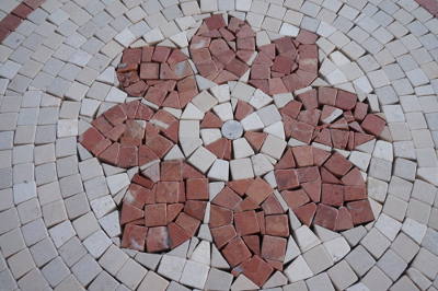 Mozaiek roos uit marmer natuursteen